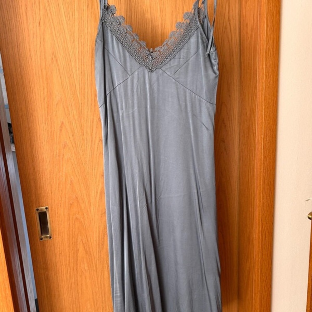 Elegant Lace-Trimmed Chemise in Gray